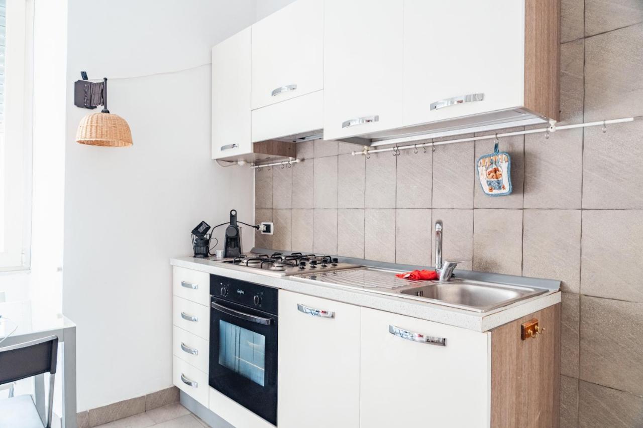 Appartamento In Pieno Centro Storico Con Terrazzo “O'Vicariello” Napoli Bagian luar foto