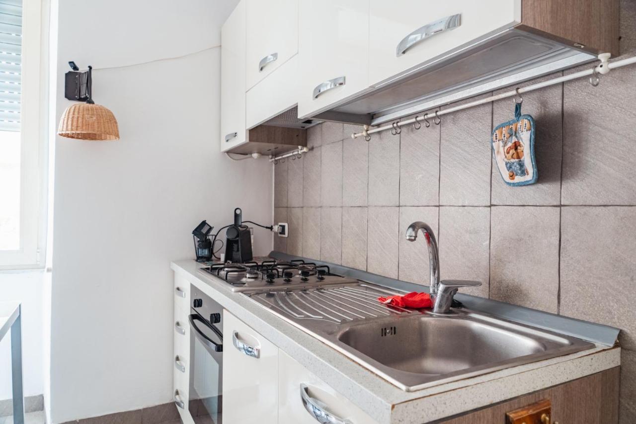 Appartamento In Pieno Centro Storico Con Terrazzo “O'Vicariello” Napoli Bagian luar foto